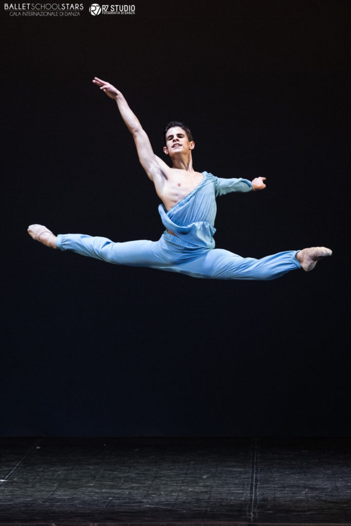 Sold Out per BalletSchoolStars: il gala del talento elettrizza un pubblico di tutte le età Antonio Casalihno - Conservatorio di danza e balletto Annarella sanchez di Leiria (ph. R7Studio)