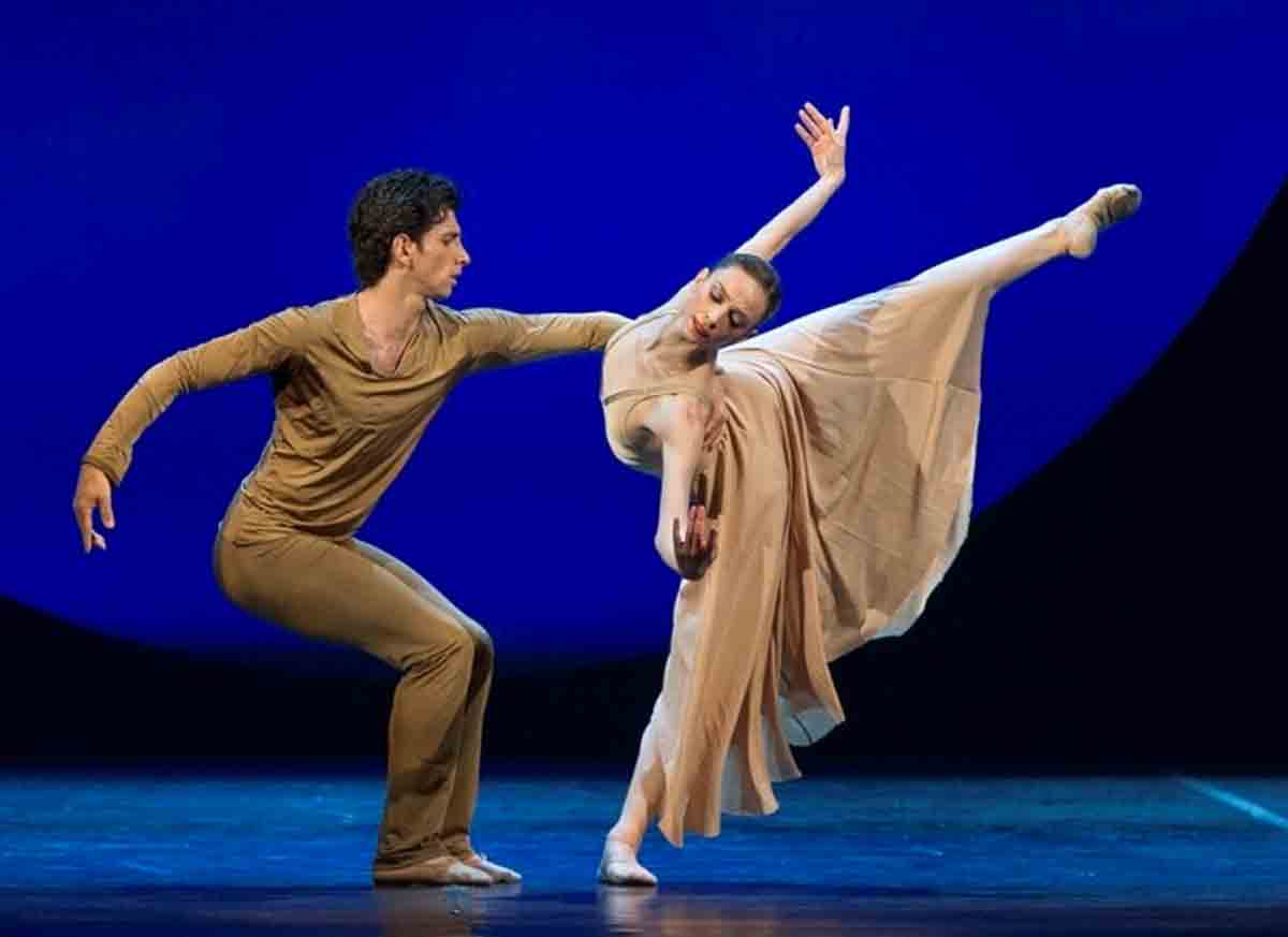 Domenica 21 al Teatro Verdi di Salerno il Premio al Merito per la Danza Guest Anbeta Toromani e Alessandro Macario - (Foto: Francesco Squeglia)