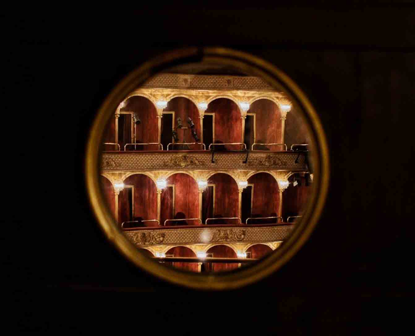 Il Teatro Sospeso: progetto fotografico a cura di Damiano Mongelli | Teatro dell’Opera di Roma Teatro dell’Opera di Roma