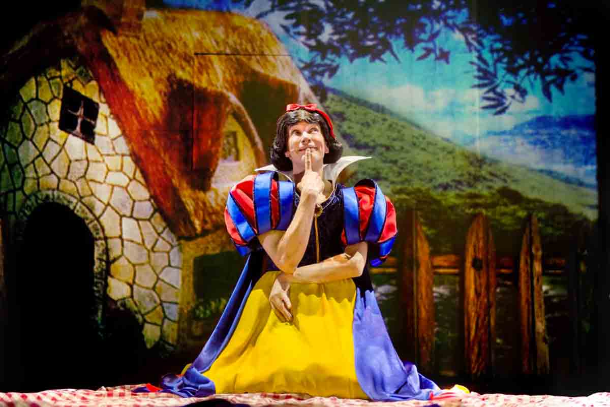 Arturo Brachetti in Solo al Teatro Arcimboldi dal 21 al 30 gennaio 2022 Arturo Brachetti (foto di scena credit: Paolo Ranzani)