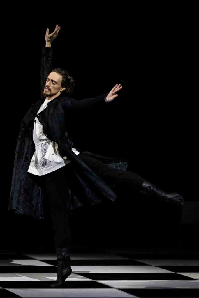 Teatro Arcimboldi - rinvio di “Rasputin Dance Drama” con Sergei Polunin e annullamento di “An evening with Sergei Polunin” Sergei Polunin - Rasputin (ph. Luca Vantusso)