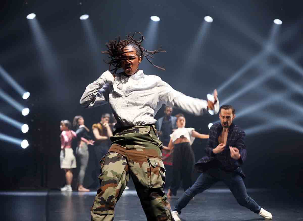 4th COLOURS International Dance Festival | L'estate della danza 2022 a Stoccarda | Dal 25 giugno al 17 luglio 2022 Cie par Terre / Anne Nguyen (Francia) À mon bel amour (Foto: Patrick Berger)
