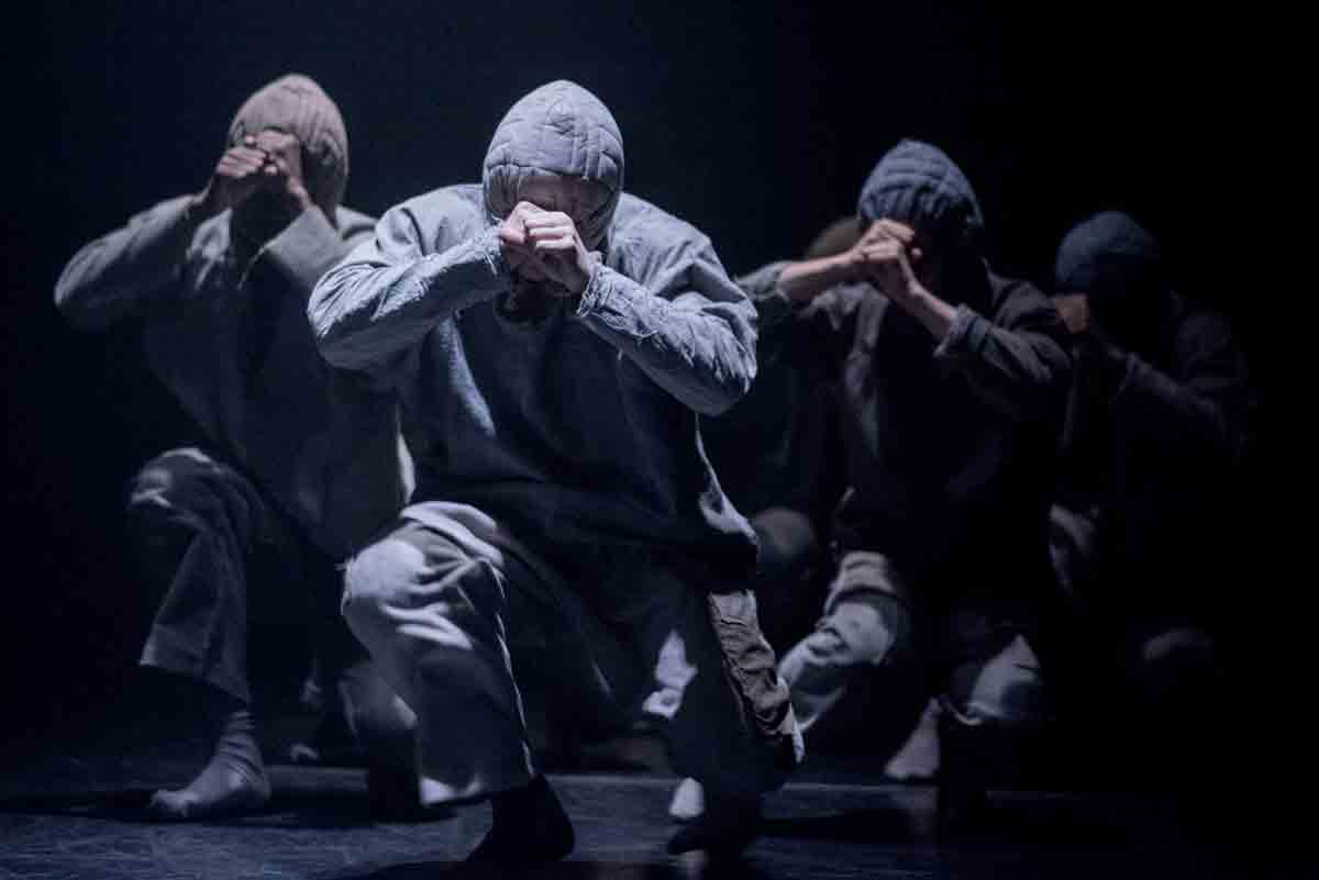 4th COLOURS International Dance Festival | L'estate della danza 2022 a Stoccarda | Dal 25 giugno al 17 luglio 2022 FAR FROM THE NORM - BLKDOG (Foto: Camilla Greenwell)