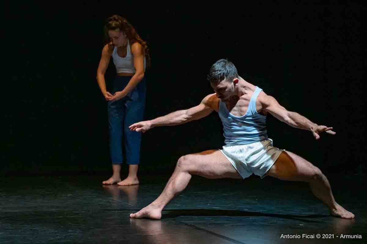Nicolas Grimaldi Capitello con "Chat - keep in touch" in prima nazionale a Danza in Rete Festival al Ridotto del TCVI Nicolas Grimaldi Capitello (ph. Antonio Ficai)