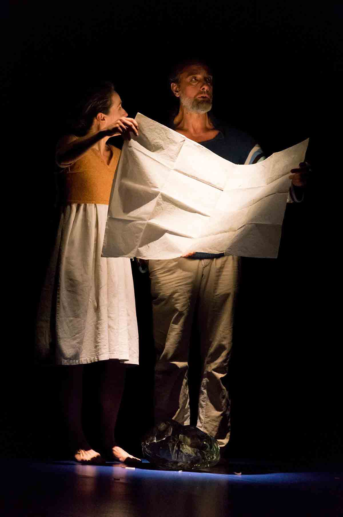 18 settembre: il Leone d'Argento Alessio Maria Romano apre al via la IV edizione di Milano Dancing City Romanzo d'infanzia - Compagnia Abbondanza Bertoni