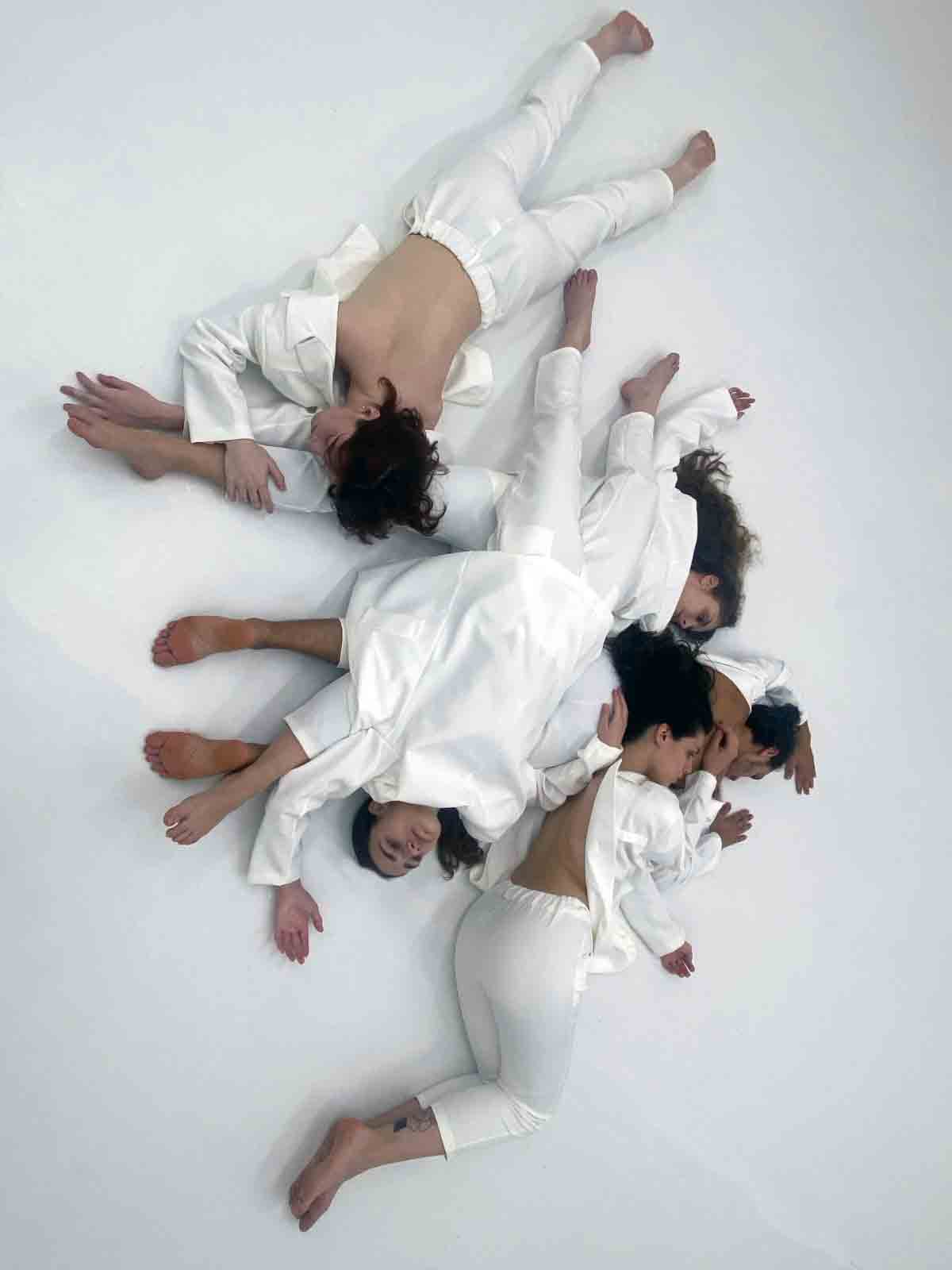 Tre date per "Beyond Boundaries" di Maria Caruso "Beyond Boundaries" di Maria Caruso