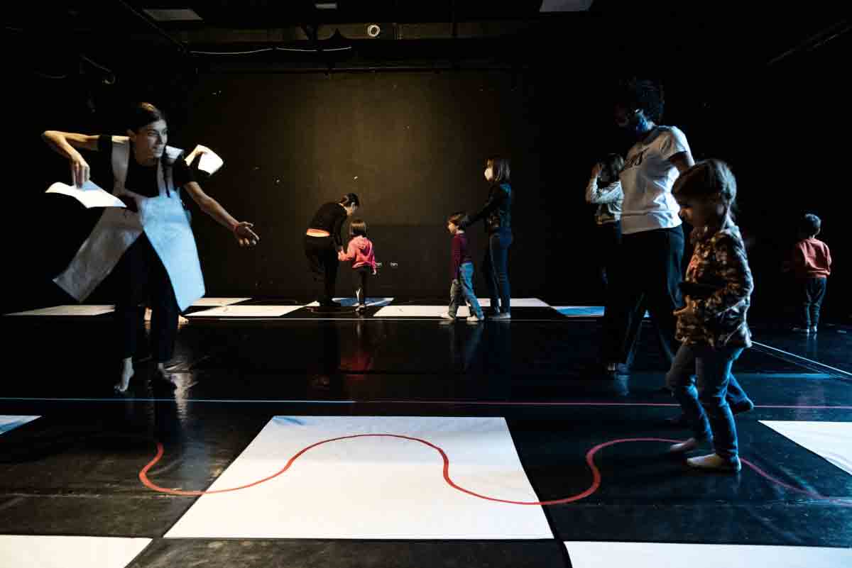 Alla Fabbrica del Vapore Fattoria Vittadini presenta PAF! Performing Arts Festival KIDS&YOUNG Corpo lib(e)ro di Scarlattine Teatro (Ph. Laura Farne)