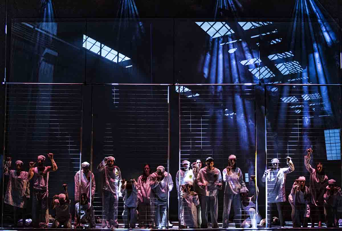 “Anna, Diario figlio della Shoah”, lo spettacolo teatrale di danza e prosa del coreografo Tony Lofaro Anna, Diario figlio della Shoah