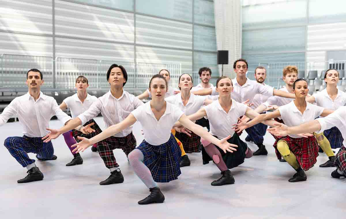 15 anni di Gauthier Dance / Dance Company Theaterhaus Stuttgart Ohad Naharin - Kamuyot (Ph. Jeanette Bak)