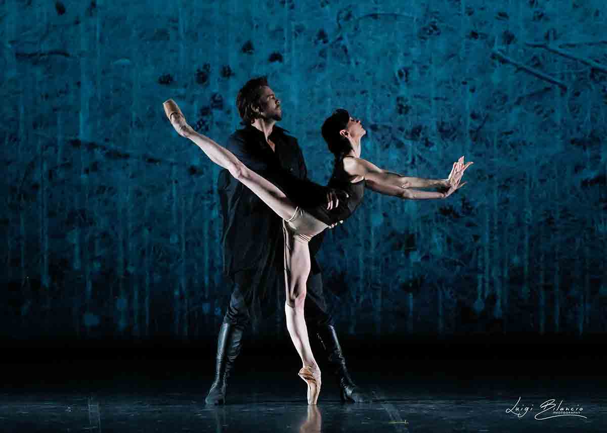 Premio Internazionale Danza “Carlo Gesualdo” Lucia Lacarra e Matthew Golding (Ph. Luigi Bilancio)