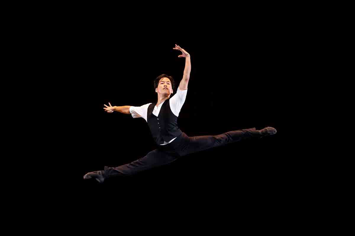 Gauthier Dance / Dance Company Theaterhaus Stuttgart al Tanz Bozen / Bolzano Danza 15 YEARS ALIVE - Gauthier ABC (Foto: Jeanette Bak)
