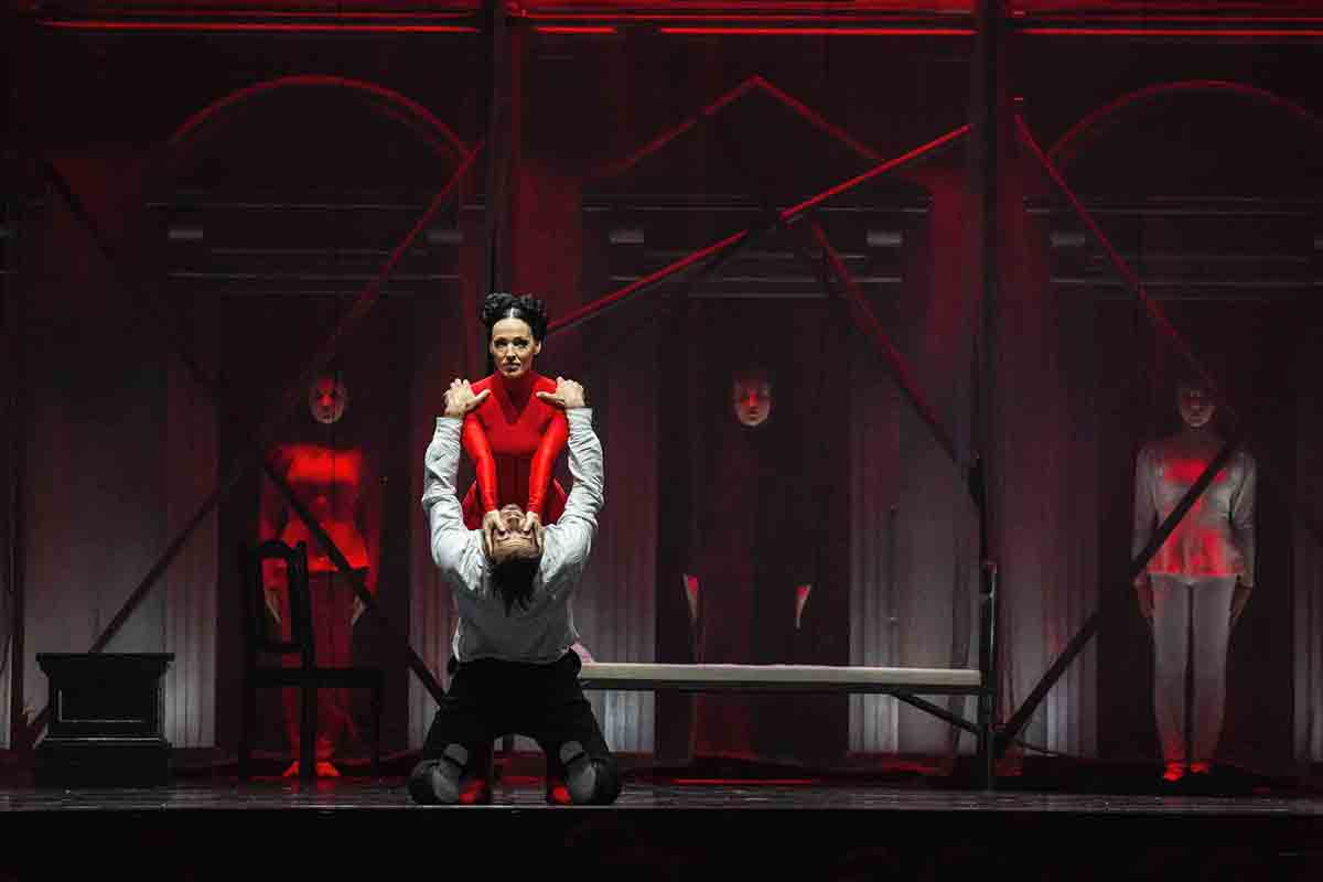 "La Dama di Picche" Anželika Cholina Dance Theatre a Danza in Rete Festival Anzelika Cholina Dance Theatre - La Dama di Picche (Ph. Edvardas Tamoši)