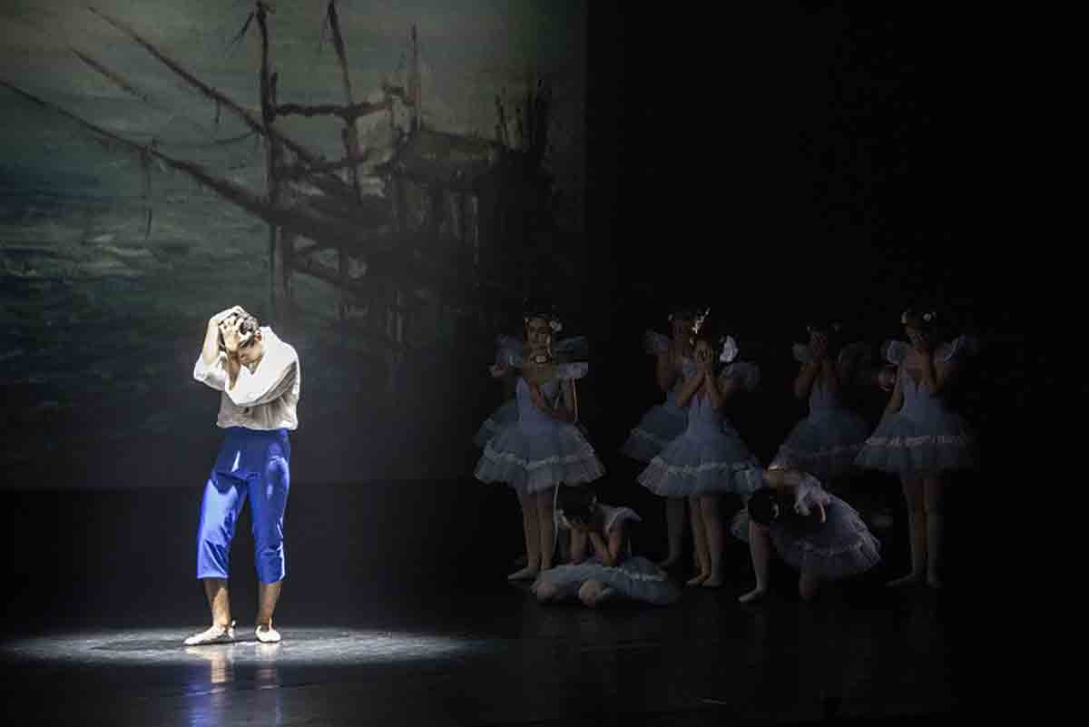 La ballerina e influencer Serena Rainò valorizza i Trabucchi storici e il Gargano tra danza classica e contenuti social Pizzomunno