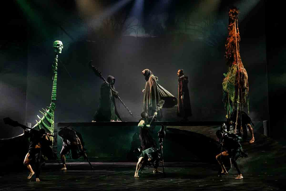 La Divina Commedia Opera Musical: il Tour 2024 La Divina Commedia Opera Musical - Caronte (Scena 01)