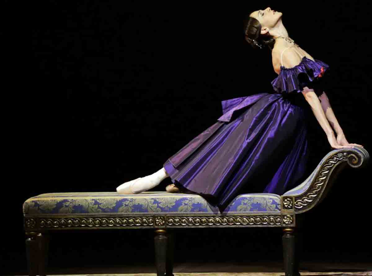 Nicoletta Manni, étoile della Scala, presenta il libro autobiografico “La gioia di danzare” Nicoletta Manni