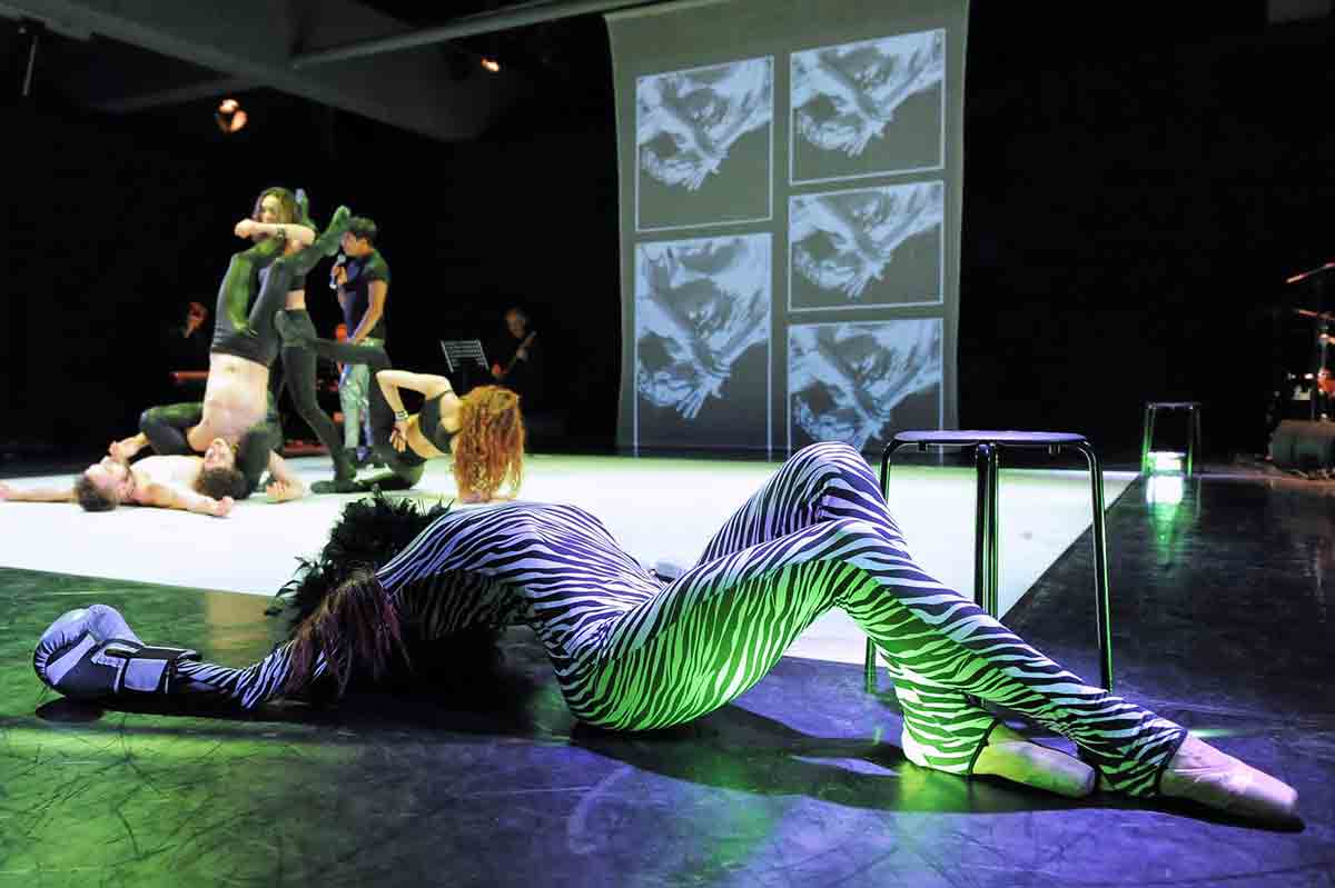 Ring of love. A glamour rock dance show Ring of love. A glamour rock dance show