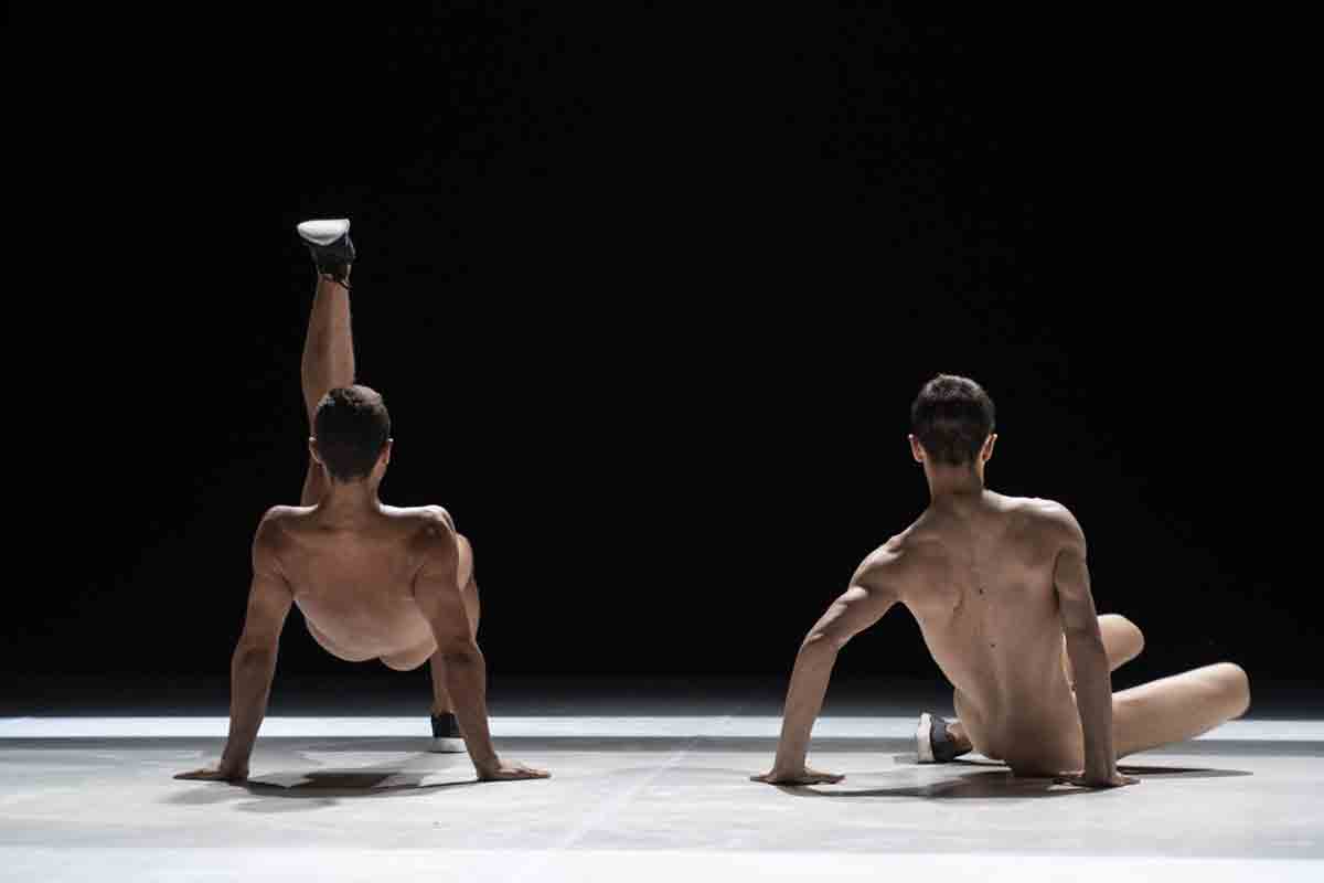 Körper On Tour | Le produzioni Körper nelle programmazioni di numerosi festival italiani Shoes On - Luna Cenere