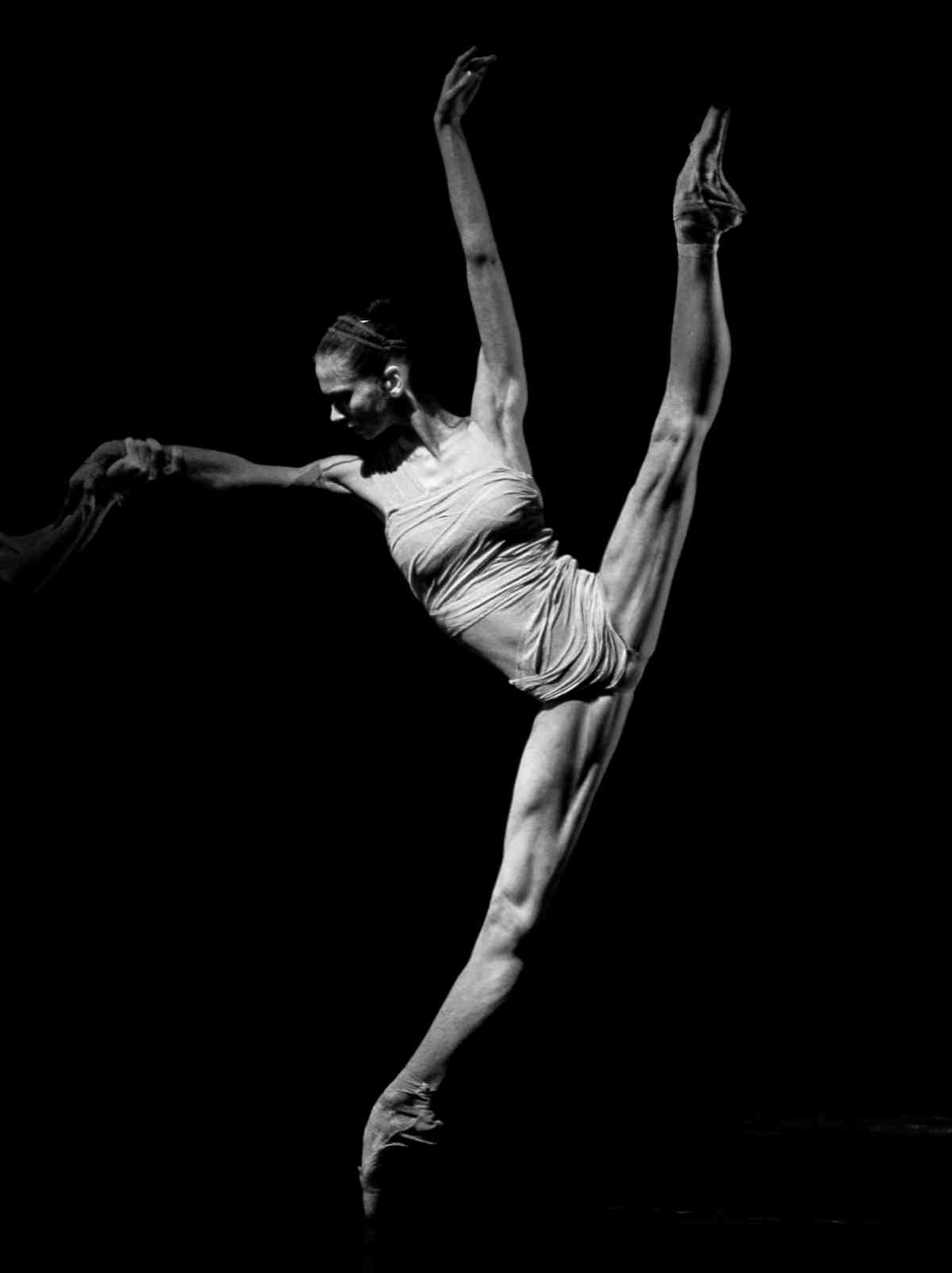 Concorso Rudolf Noureev: le giovani promesse della danza internazionale, gli ospiti d’onore Polina Semionova e Max Darlington, le Étoile eredi di Noureev e docenti di elevata caratura, insieme al Teatro Amintore Galli di Rimini Polina Semionova