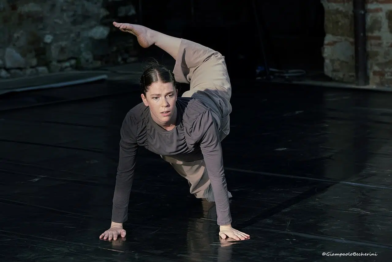 Komorebi, la luce che filtra - Rassegna di Danza Cristina Roggerini 'Elaysia' (ph. Giampaolo Becherini)