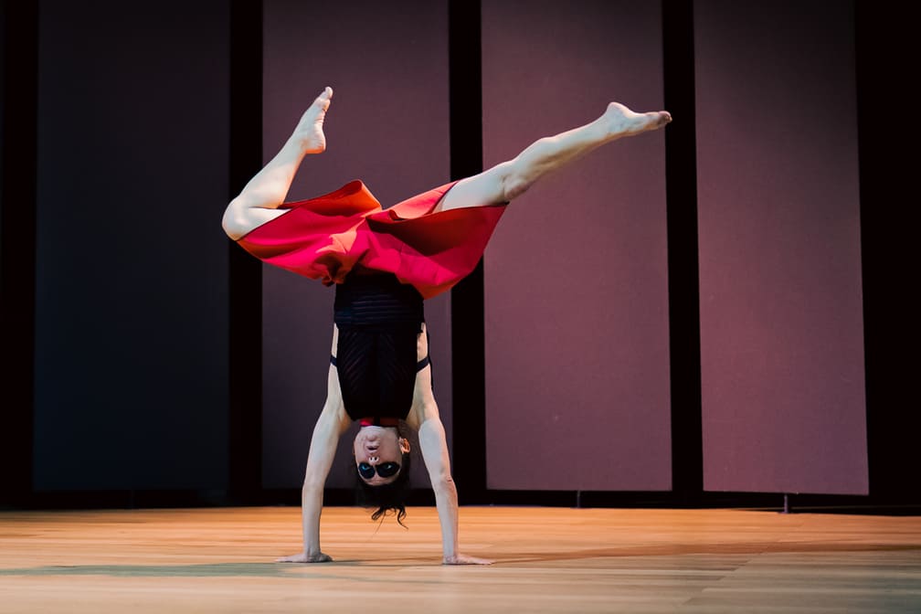 Terza edizione di District Dance Festival: Spettacoli, laboratori gratuiti e incontri a Roma dedicati alla danza contemporanea Compagnia Atacama - Lost Solos Rosso (E. Maggioni)