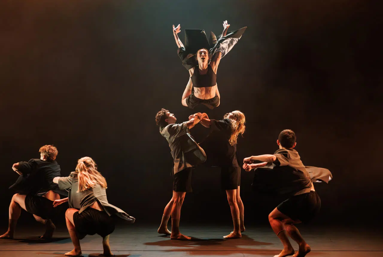 Gauthier Dance: Spettacoli Imperdibili tra Stoccarda, Budapest e Schwerin Dream Team Brunelle High Moon (Foto Jeanette Bak)