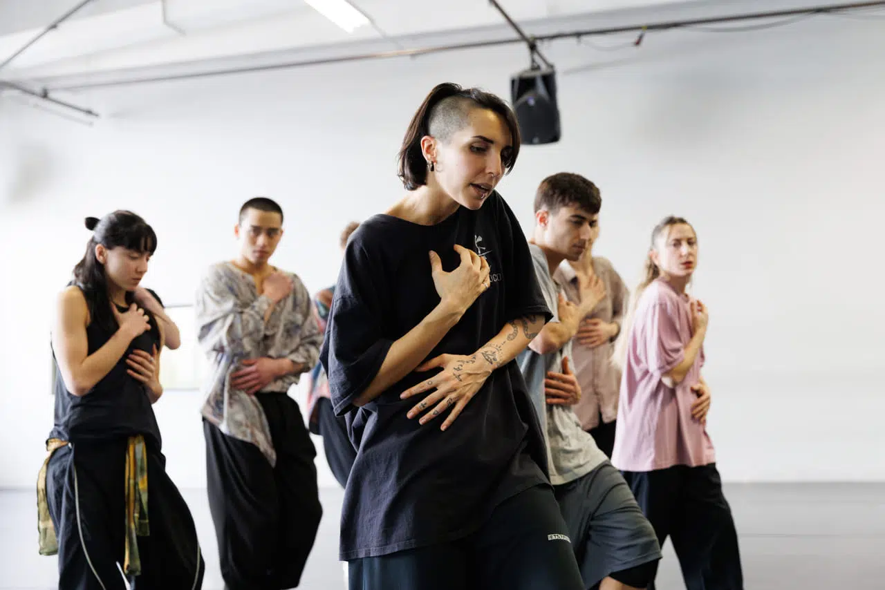Gauthier Dance: Spettacoli Imperdibili tra Stoccarda, Budapest e Schwerin Probenfoto FireWorks - Sofia Nappi (Foto Jeanette Bak)