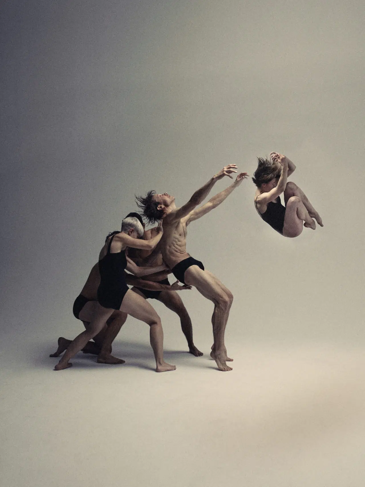 5th Colours International Dance Festival: la Danza Contemporanea accende Stoccarda Virginie Brunelle - Les Corps Avalés (Foto Raphaël Ouellet)