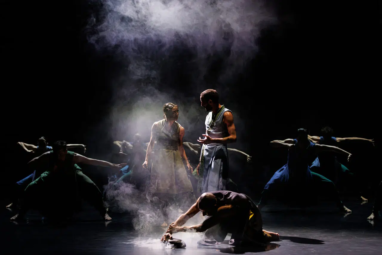 Colours International Dance Festival 2025: si apre il sipario con Turning of Bones di Akram Khan Akram Khan - Turning of Bones (Foto Jeanette Bak)