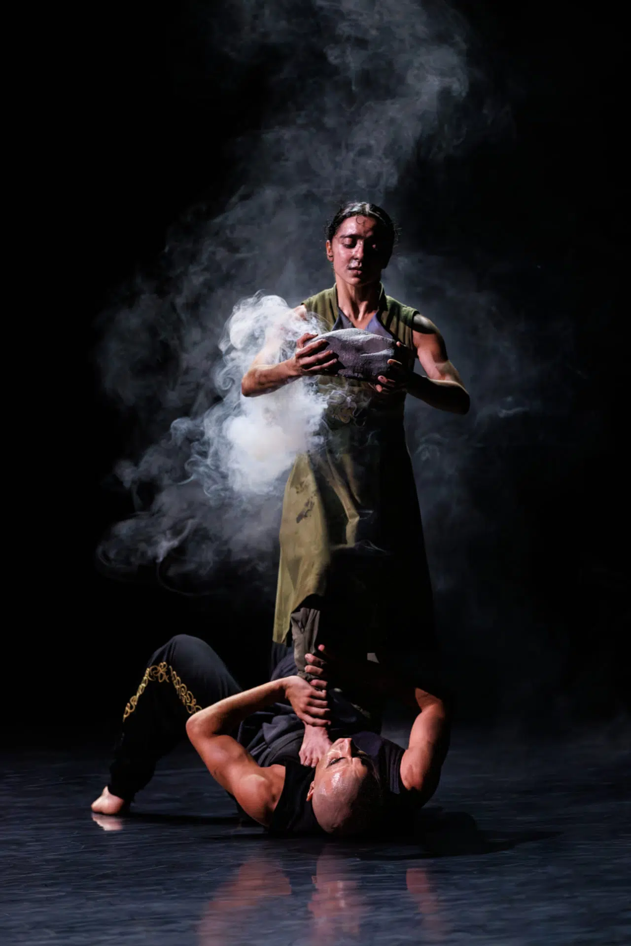 Colours International Dance Festival 2025: si apre il sipario con Turning of Bones di Akram Khan Akram Khan - Turning of Bones (Foto Jeanette Bak)