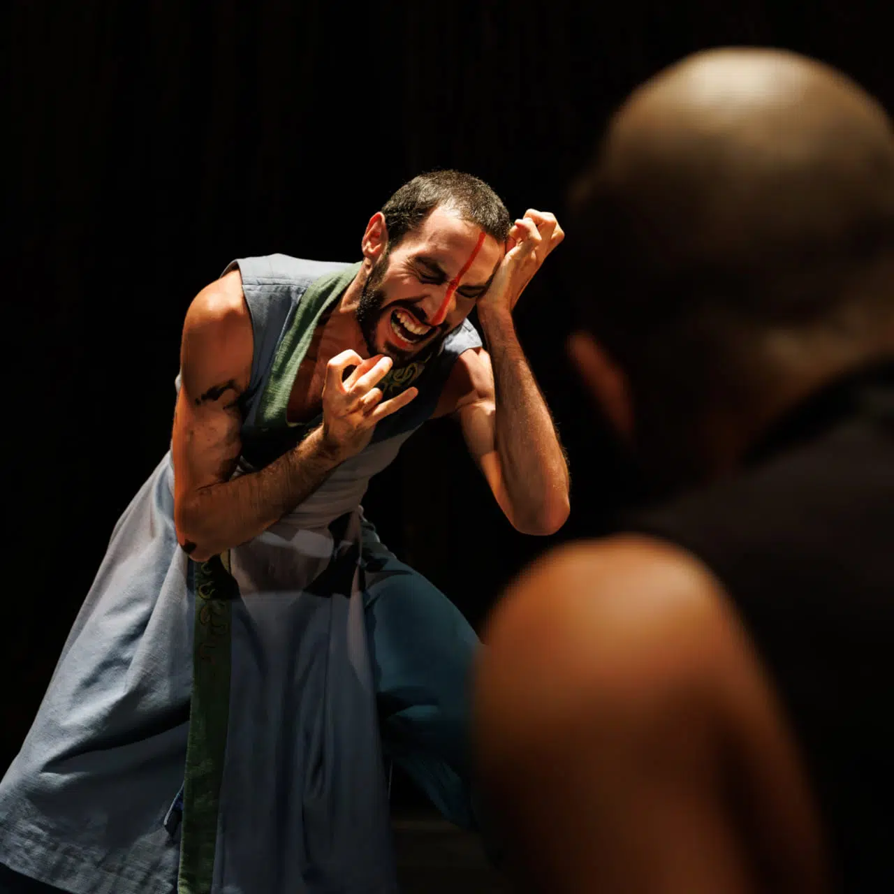 Colours International Dance Festival 2025: si apre il sipario con Turning of Bones di Akram Khan Akram Khan - Turning of Bones (Foto Jeanette Bak)