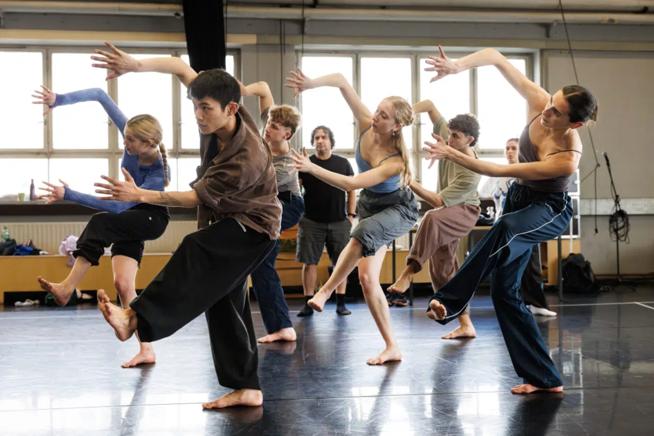 Colours International Dance Festival 2025: Estate a Passo di Danza a Stoccarda Gauthier Dance JUNIORS - Barak Marshall Rehearsal Barker (Foto Jeanette Bak)