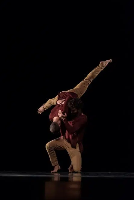 Salerno Danza Festival: chiude la compagnia italo-francese Cie MF in Re-Garde Compagnia Cie MF - Choreo