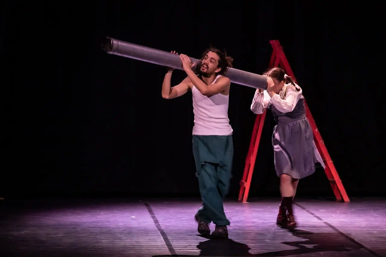 Salerno Danza Festival: dal 25 al 27 luglio al Teatro Kamaraton di Camerota Compagnia Twain in Little Something (ph Valeria Tomasulo)