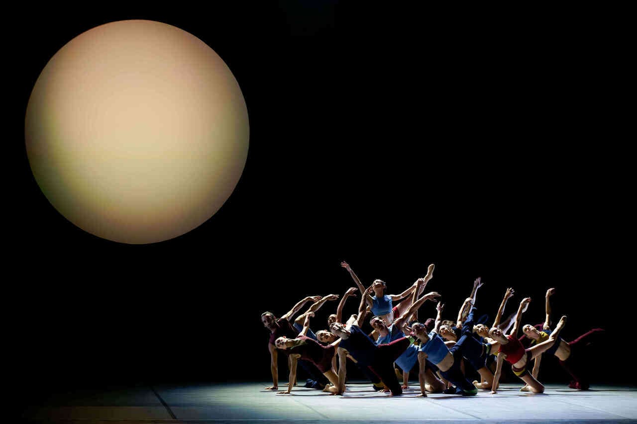 Aterballetto inaugura la stagione di danza del Teatro Comunale di Vicenza Aterballetto - Rhapsody in blue (ph Christophe Bernard)