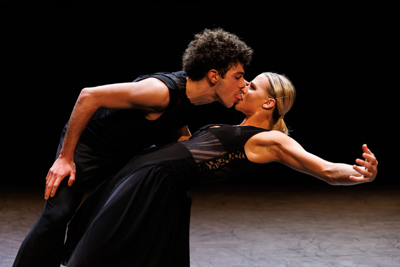 Gauthier Dance: estate 2026 tra LUCK / UNLUCK, FireWorks, Radical Classical e Jacob’s Pillow Giuseppe Iodice e Ashton Benn dei Gauthier Dance JUNIORS in Lascilo Perdere di Aszure Barton
