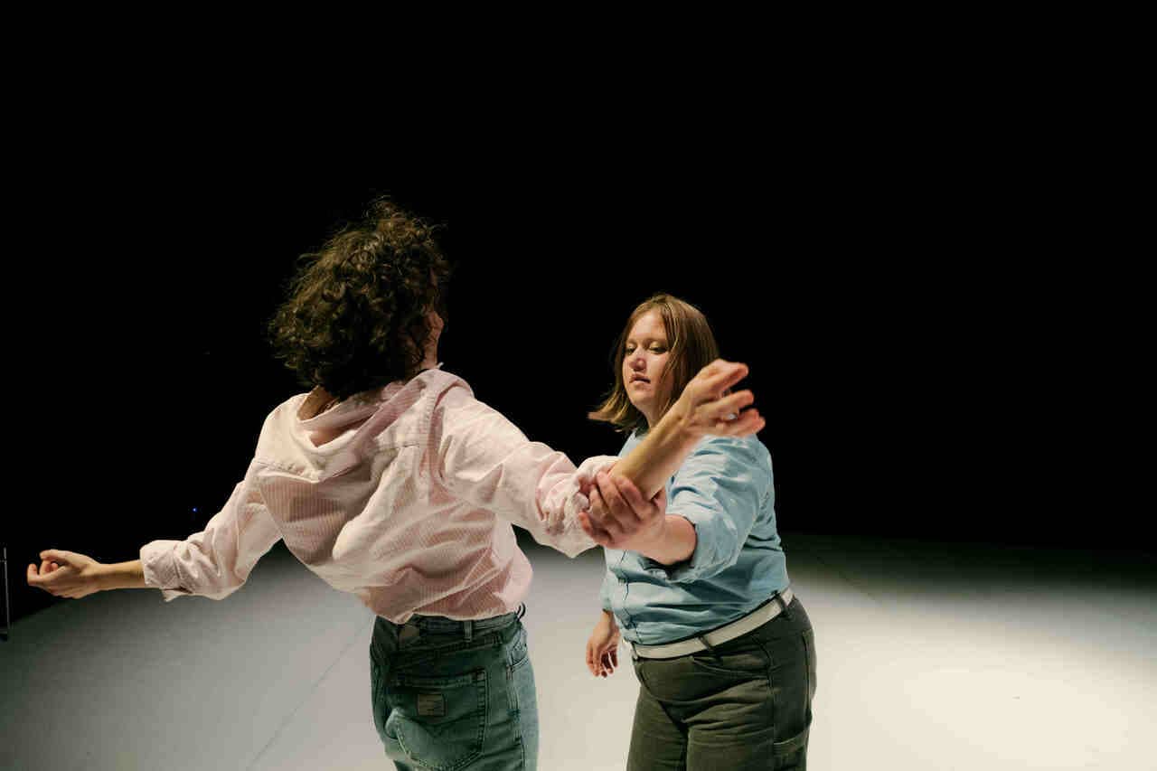 Danza in Rete Festival: Matteo Maffesanti, Collettivo Elevator Bunker e Compagnia Déjà Donné di Virginia Spallarossa Where is Olga (Foto Giulia Lenzi)