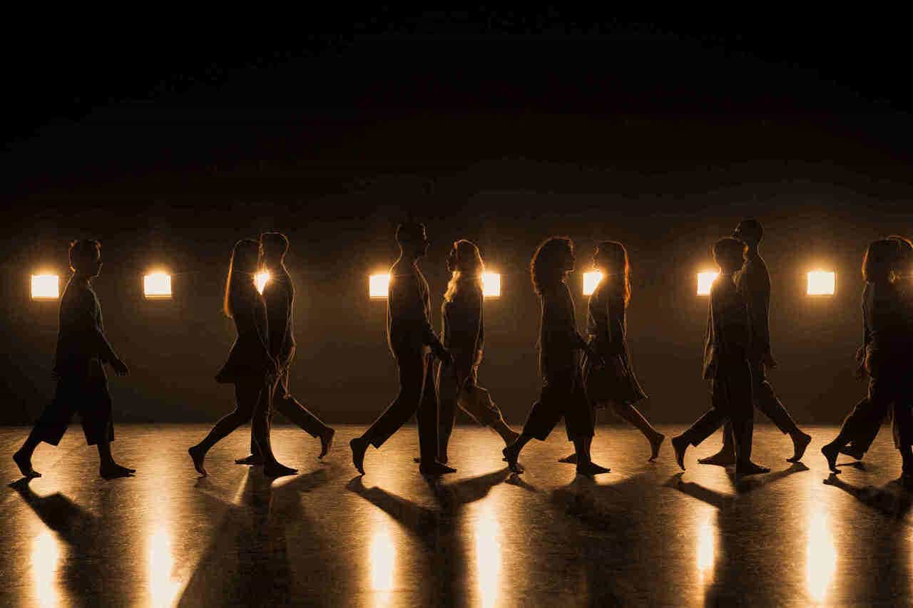 Gran Bolero di Jesús Rubio Gamo al Teatro Olimpico di Vicenza per Danza in Rete Festival Gran Bolero Teatro Olimpico Vicenza danzatori controluce scena contemporanea