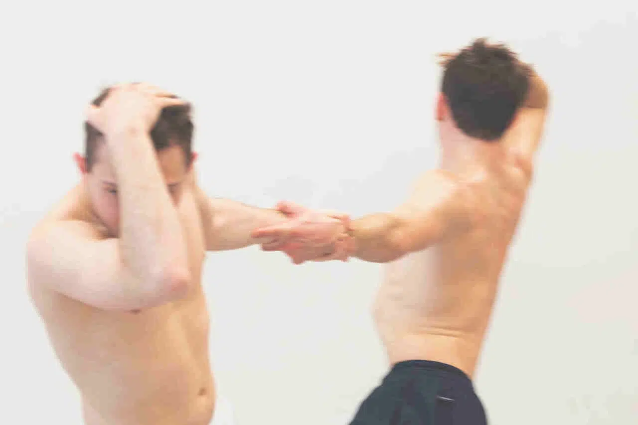 Danza in Rete Off: il 18 aprile a Vicenza in scena Jan Rozman e Adriano Bolognino Due danzatori in scena nello spettacolo Nella Neve di Adriano Bolognino