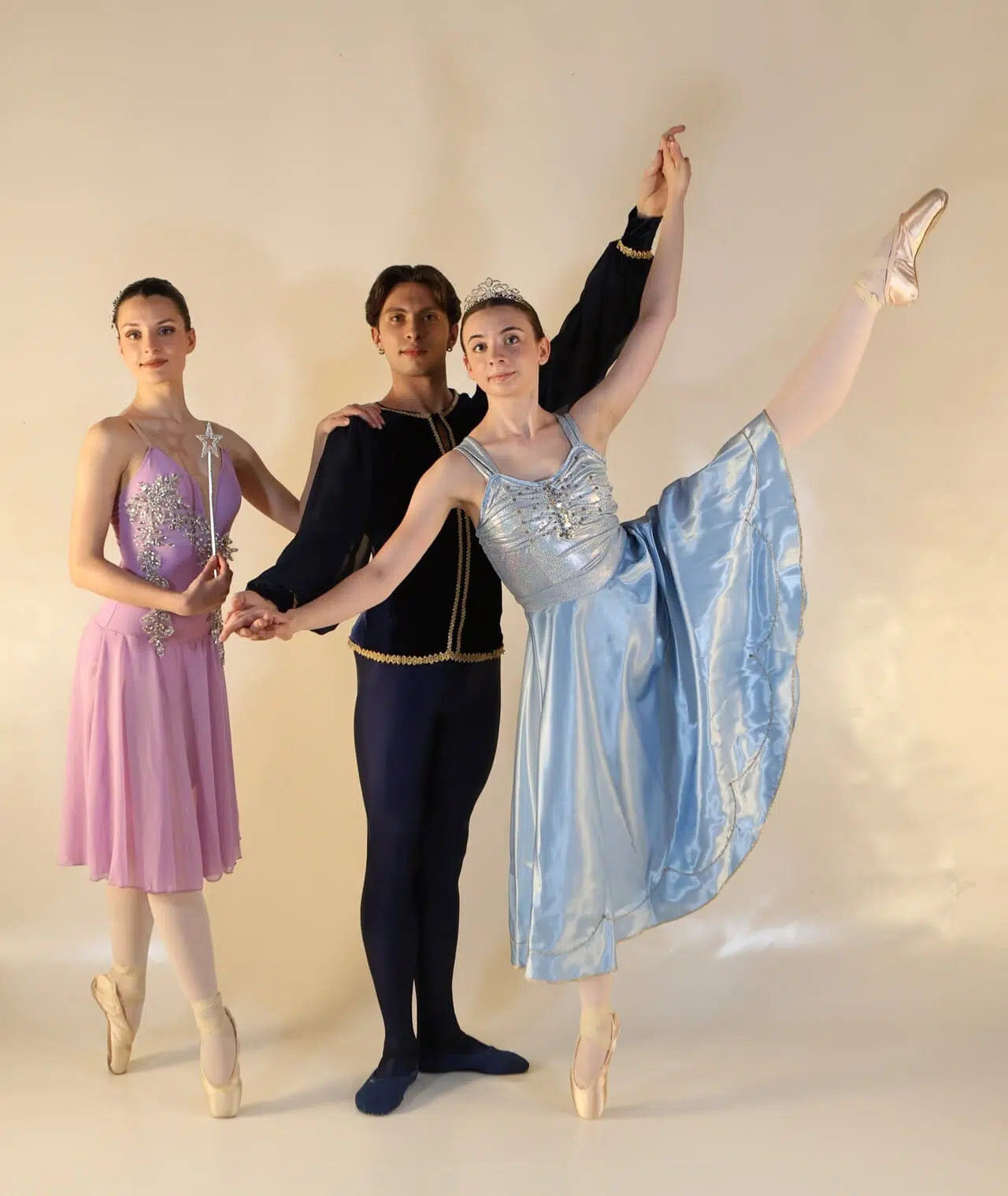 Festa della Danza 2026: a Udine la 62ยช edizione tra giovani talenti e Cenerentola Danzatori in costume per Cenerentola alla Festa della Danza 2026 di Udine foto Raccanello