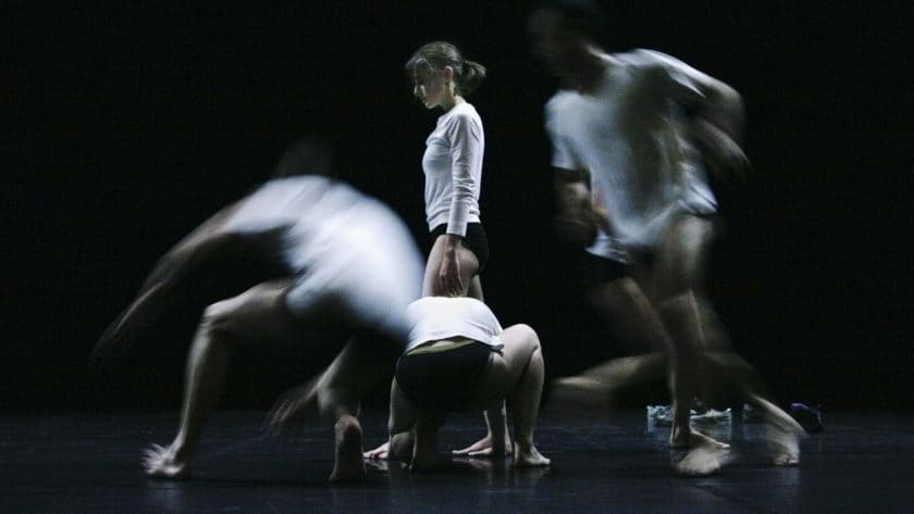 VIDEOBOX 2026 entra nel vivo: danza, digitale e videodanza alla Maddalena di Pesaro Scena da The Moebius Strip di Gilles Jobin, opera presentata nel programma di VIDEOBOX 2026.