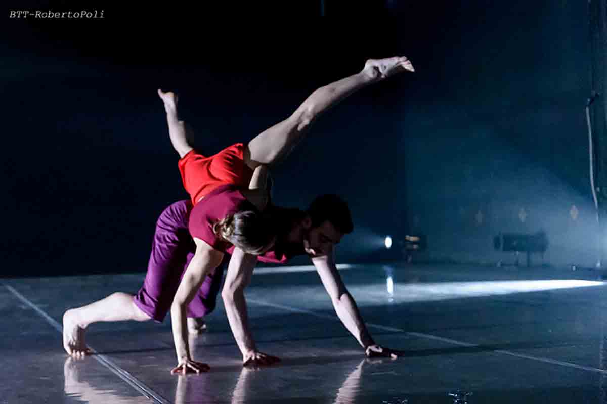 Kiss me hard before you go_duet - Balletto Teatro di Torino (Ph. Roberto Poli)
